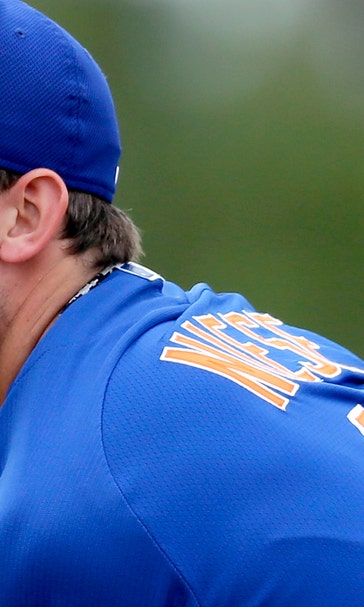 Mets' Niese, in 'spring training from hell,' leaves with sore elbow